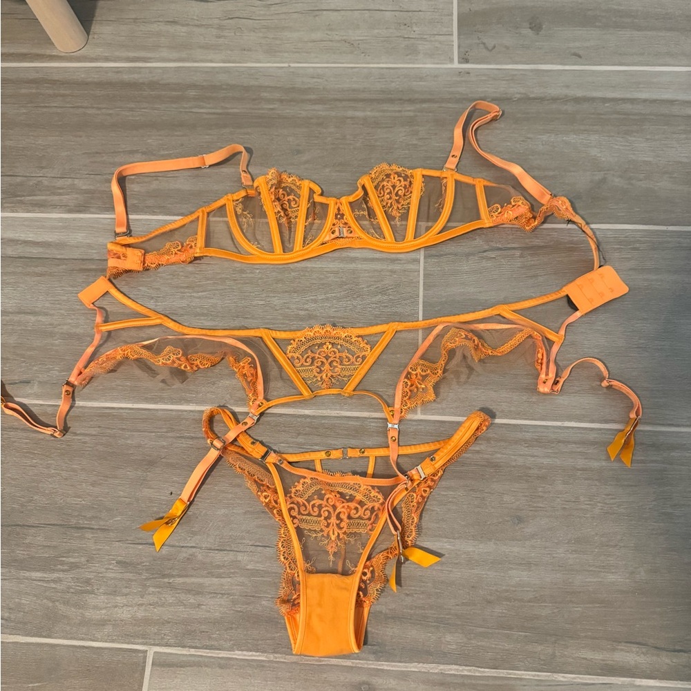 Lingerie set